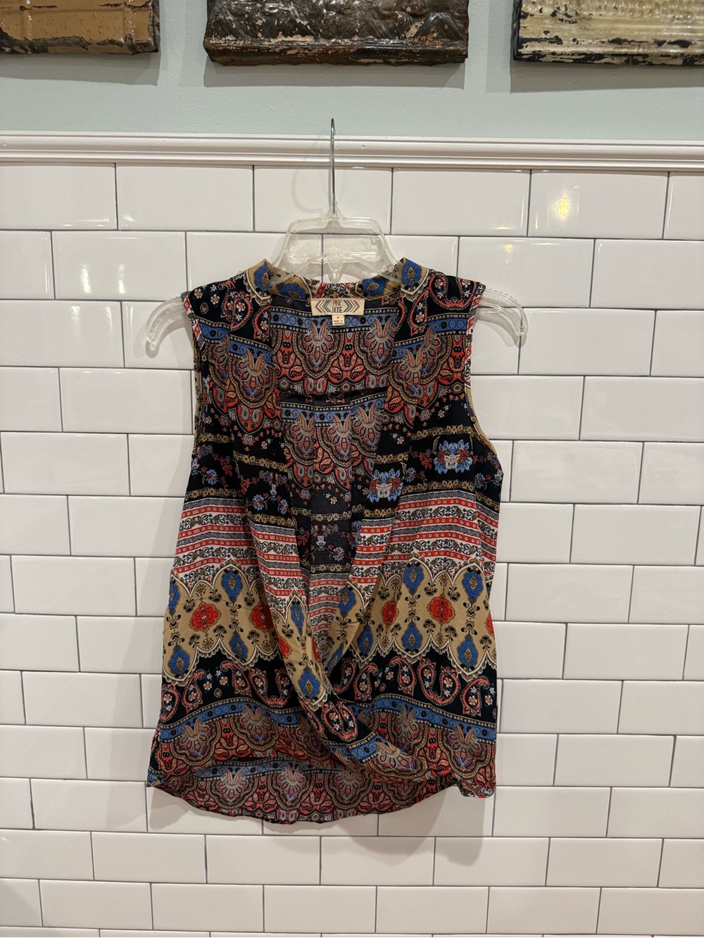 Sleeveless Multicolor Paisley Print Blouse - Black/Beige/Red